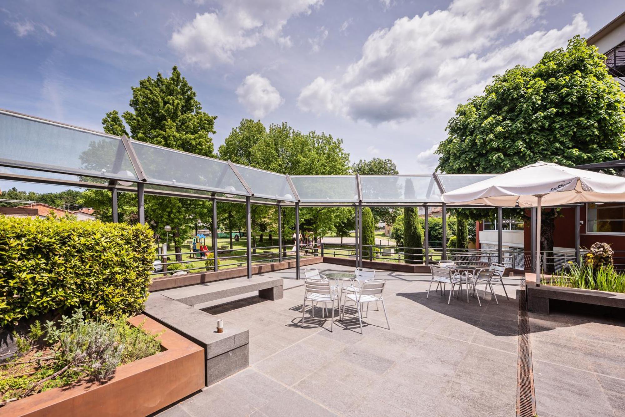 Hotel La Perla D'Olot Exterior photo